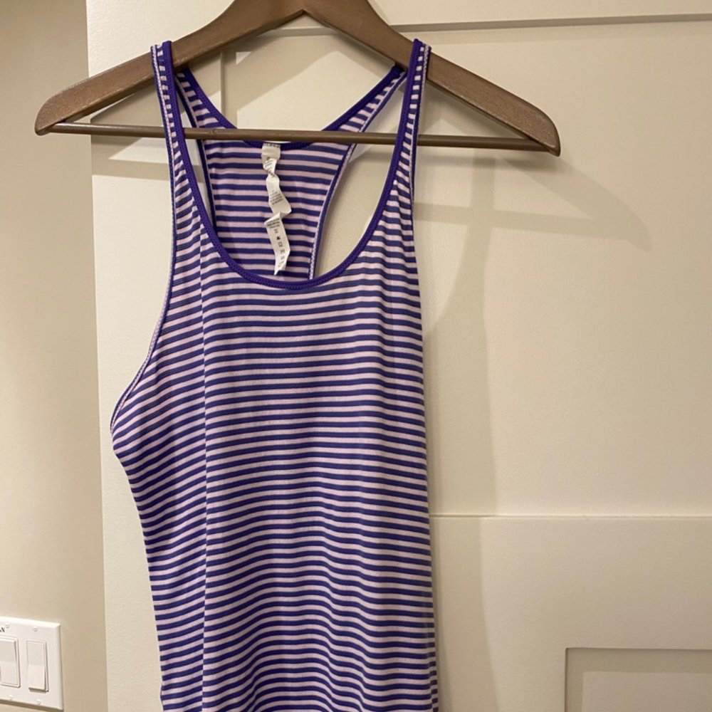 Lululemon Cool Racerback II Size‎ 6 Purple …
